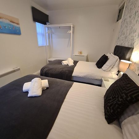 Meadowside Holiday Apartments 托基 外观 照片